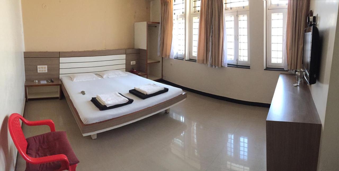 Hotel Satkar Cafeteria Belgaum Dış mekan fotoğraf